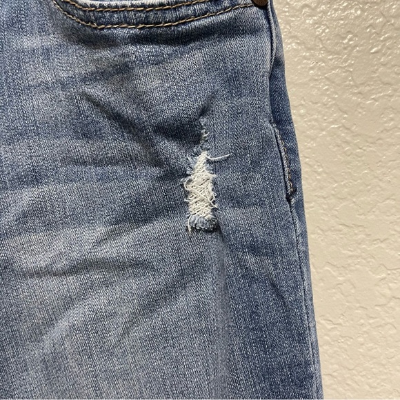 1822 Denim Distressed with Raw Hem Skinny Jeans size 8 - Picture 3 of 7